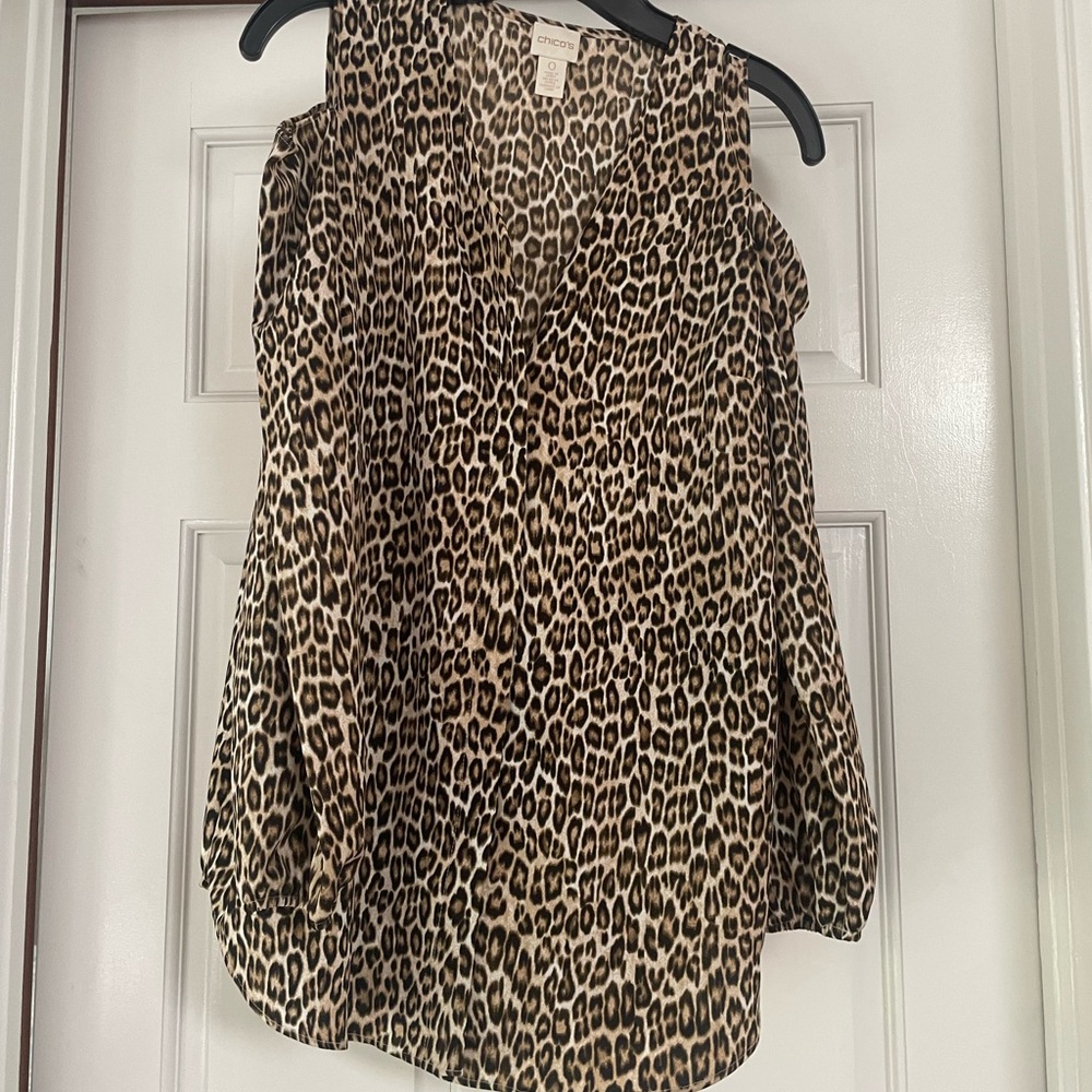 Chicos cold shoulder leopard blouse. Chico size 0 fits like a small.  Wore once